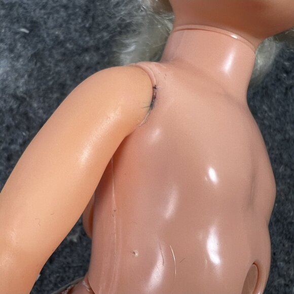 VTG 1969 Ideal Chrissy Look Around Velvet Doll w/ Box Hair Grows No Shoes - Picture 9 of 16